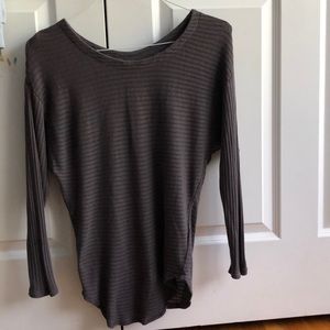 Long sleeve gray shirt